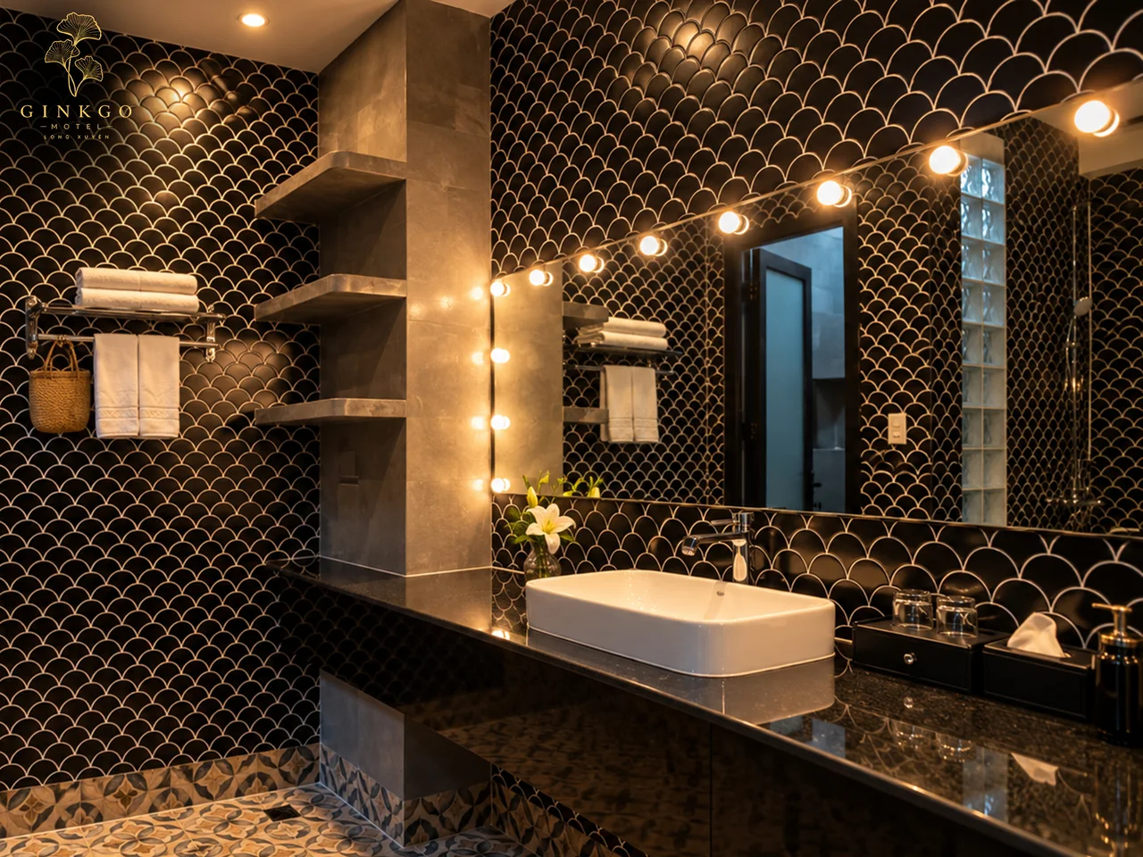 Bàn lavabo và gương đèn trong Chairman Suite