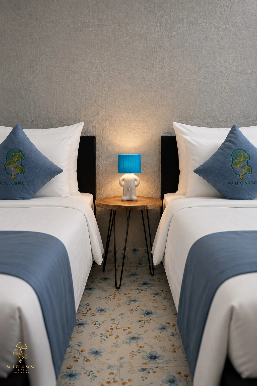 Hai giường 1m6 đặt song song trong Double Bed Room